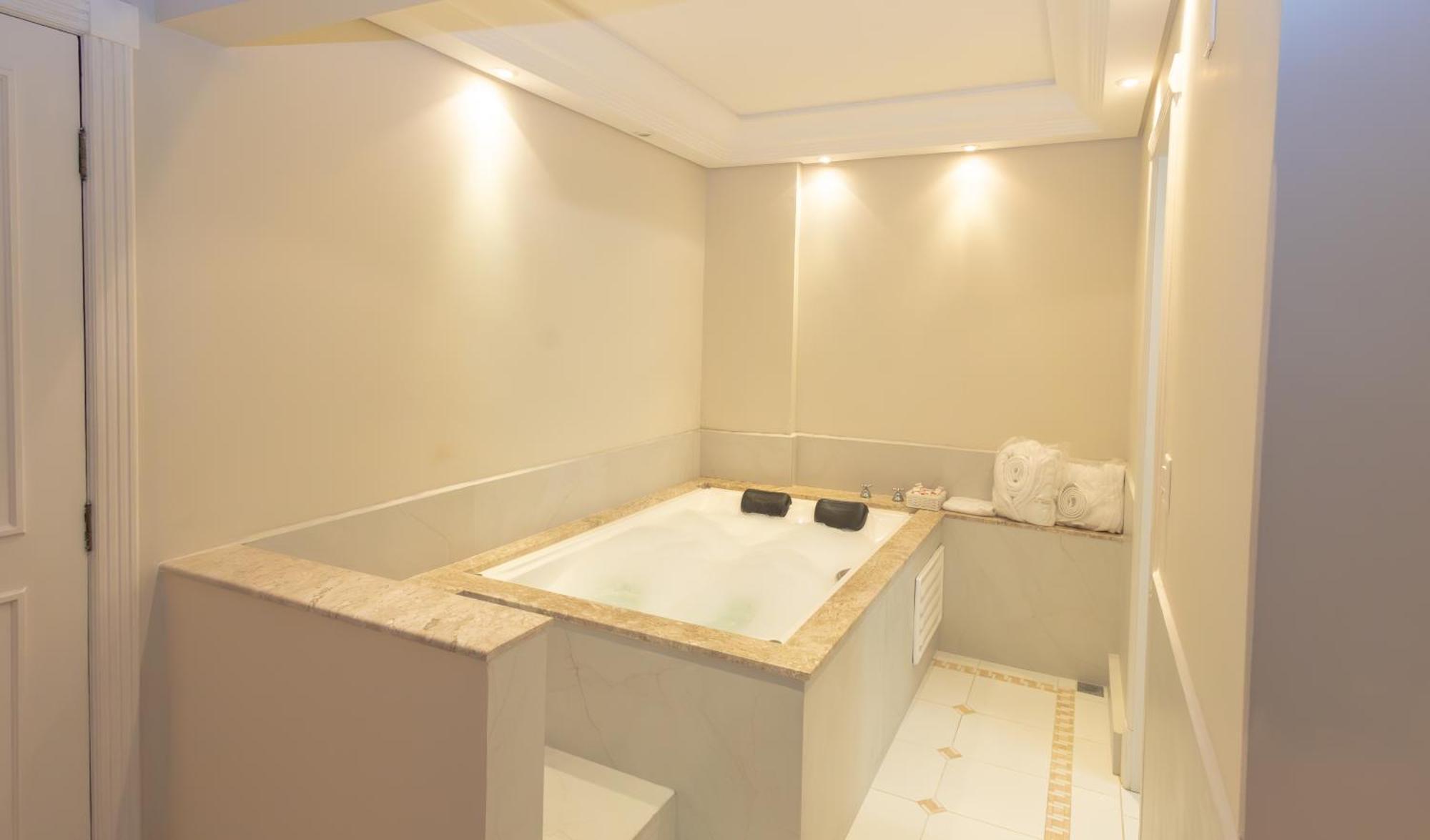 Lizon Curitiba Hotel ภายนอก รูปภาพ